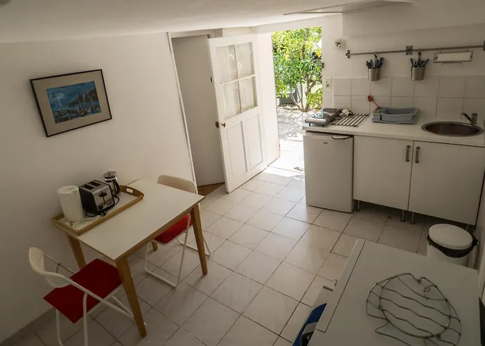 Idoine Apartment *